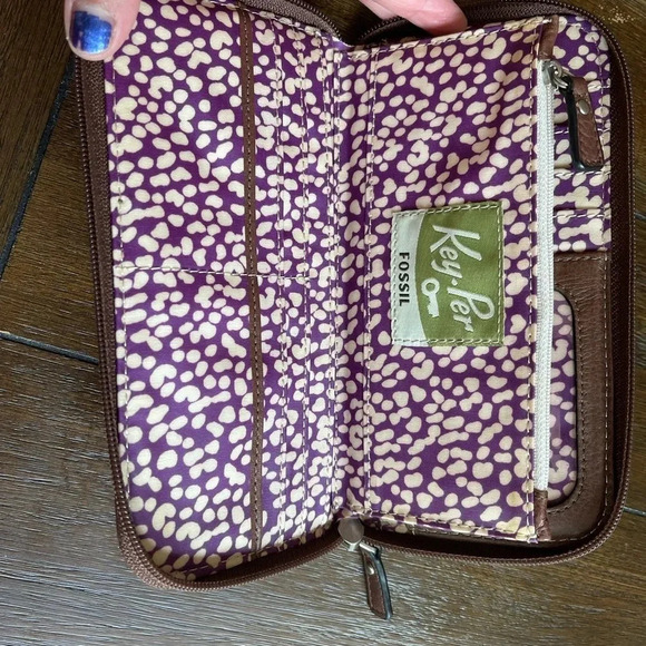 NWOT Fossil wallet - Picture 7 of 9